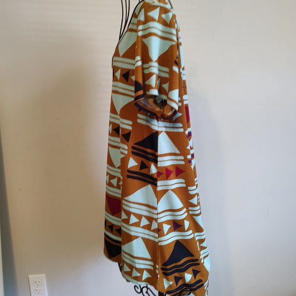 LuLaRoe Tunic (Classic Tee) - Picture 4 of 6